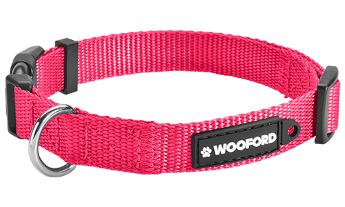 Collar ajustable rosa para perros, con anilla metálica en D plateada, cómodo y duradero, hecho de nylon ligero.