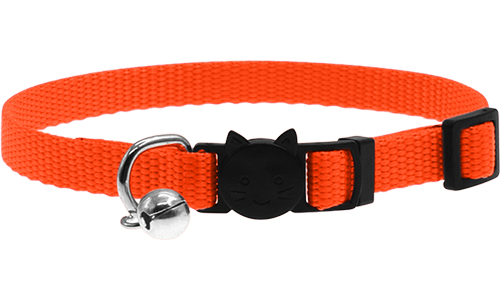 Collar ajustable rojo para gatos, ligero, con hebilla de seguridad con diseño de gato y un pequeño cascabel plateado.