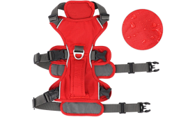Arnés impermeable rojo para perros con correas ajustables, adecuado para diferentes tipos de perros, con asa resistente.
