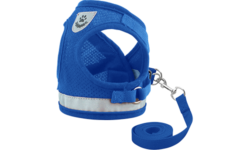 Arnés reflectante azul para perro con correa a juego, ligero, con tela de malla transpirable para un ajuste cómodo.